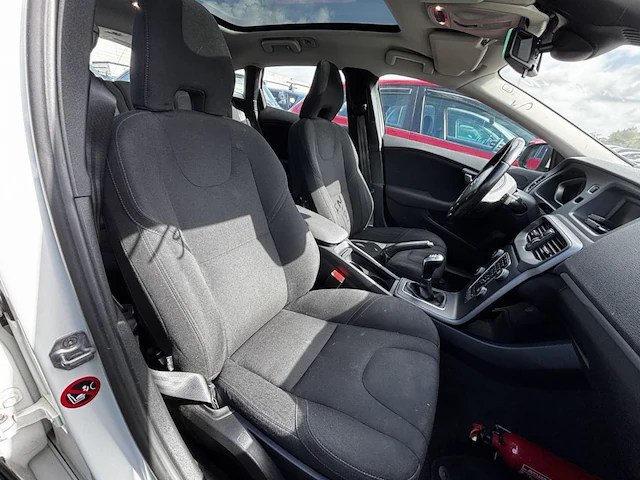 Volvo v40 1.6 t2 kinetic,2015 - afbeelding 16 van  28