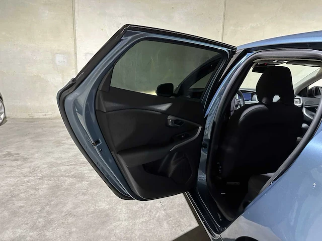 Volvo v40 1.6 t3 kinetic 150pk 2012, 53-xvv-5 - afbeelding 29 van  48