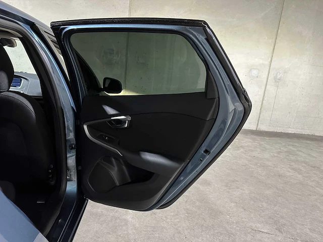Volvo v40 1.6 t3 kinetic 150pk 2012, 53-xvv-5 - afbeelding 31 van  48
