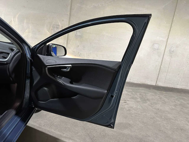 Volvo v40 1.6 t3 kinetic 150pk 2012, 53-xvv-5 - afbeelding 32 van  48