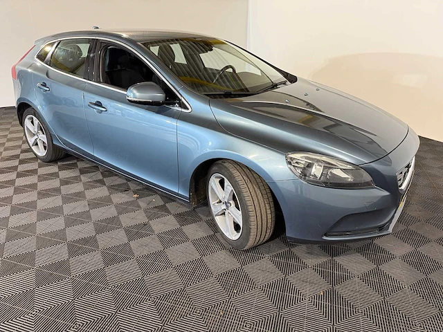 Volvo v40 1.6 t3 momentum, 2-kbp-13 - afbeelding 12 van  15