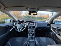 Volvo v40 1.6 t3 momentum; 6-xth-53 - afbeelding 18 van  18