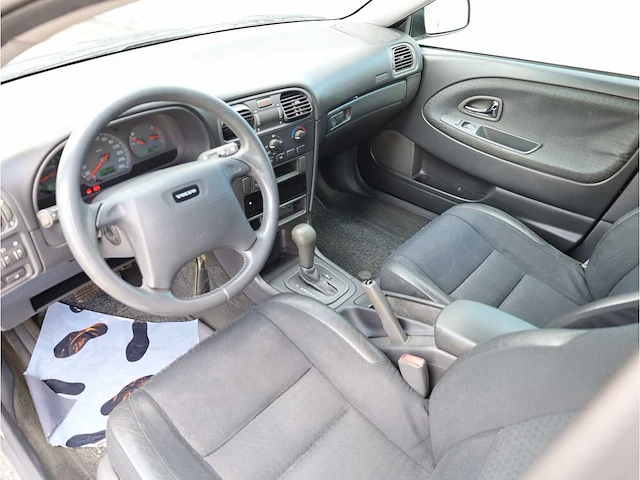 Volvo v40 1.8, 2001, automaat, 17-gn-lg - afbeelding 2 van  29