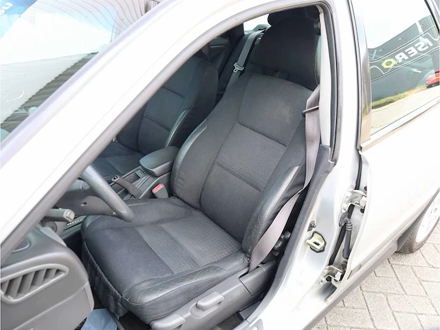 Volvo v40 1.8, 2001, automaat, 17-gn-lg - afbeelding 4 van  29