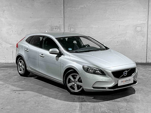 Volvo v40 2.0 d2 momentum 120pk 2015, gh-539-n - afbeelding 41 van  43