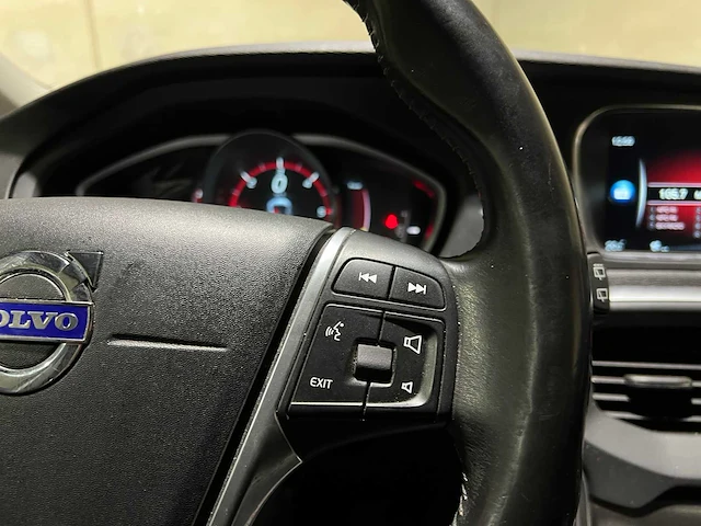 Volvo v40 2.0 d2 momentum 120pk 2015, gh-539-n - afbeelding 17 van  43