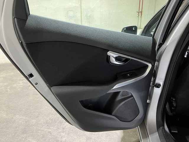Volvo v40 2.0 d2 momentum 120pk 2015, gh-539-n - afbeelding 28 van  43