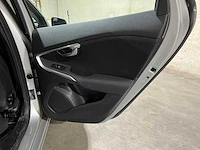 Volvo v40 2.0 d2 momentum 120pk 2015, gh-539-n - afbeelding 31 van  43
