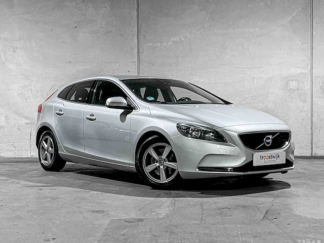 Volvo v40 2.0 d2 momentum 120pk 2015, gh-539-n - afbeelding 40 van  43