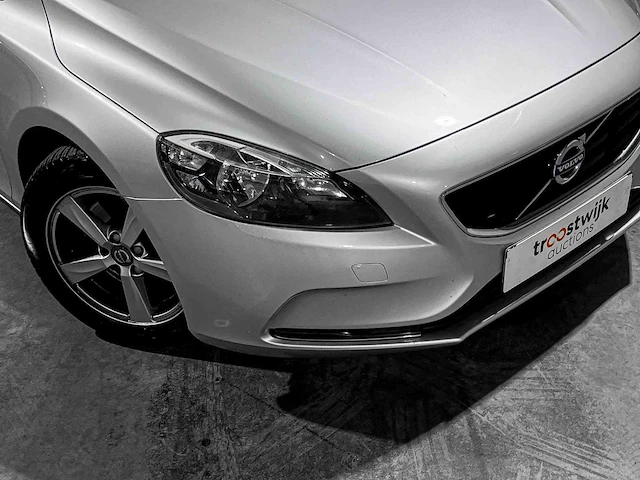 Volvo v40 2.0 d2 momentum 120pk 2015, gh-539-n - afbeelding 42 van  43