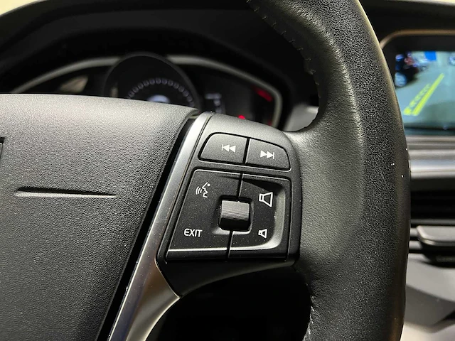 Volvo v40 2.0 d2 nordic+ inscription 120pk 2016, kn-272-n - afbeelding 15 van  46