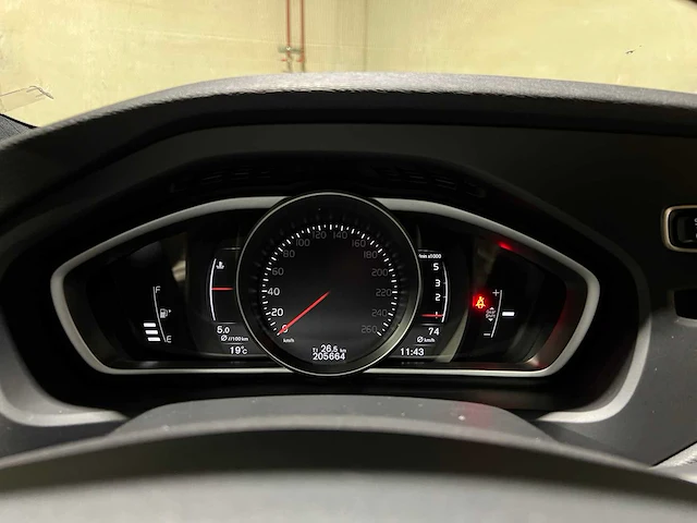 Volvo v40 2.0 d2 nordic+ inscription 120pk 2016, kn-272-n - afbeelding 19 van  46