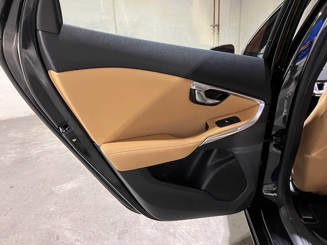 Volvo v40 2.0 d2 nordic+ inscription 120pk 2016, kn-272-n - afbeelding 28 van  46