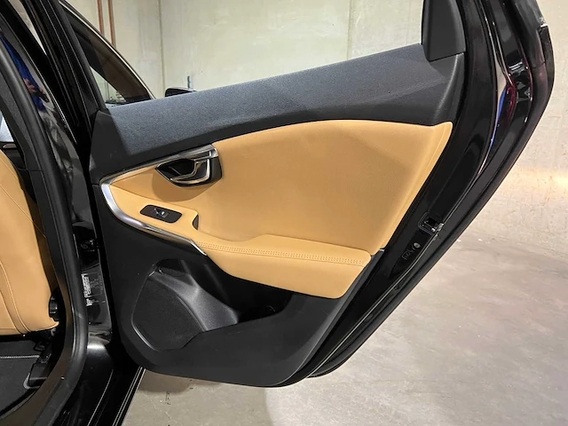 Volvo v40 2.0 d2 nordic+ inscription 120pk 2016, kn-272-n - afbeelding 33 van  46