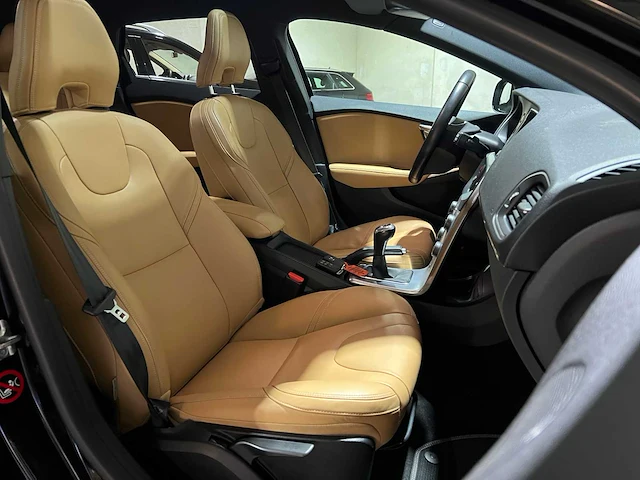 Volvo v40 2.0 d2 nordic+ inscription 120pk 2016, kn-272-n - afbeelding 35 van  46