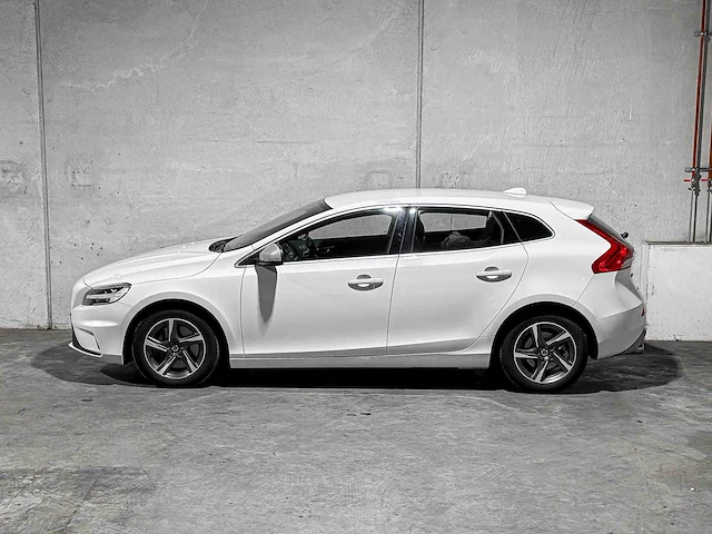 Volvo v40 2.0 d3 business sport 150pk 2017, pr-110-k - afbeelding 10 van  49
