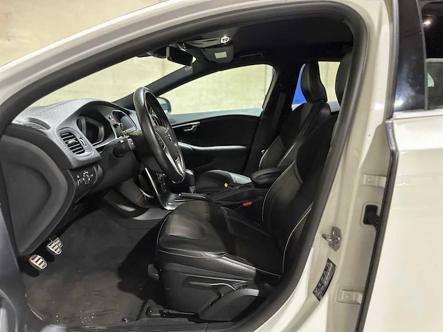 Volvo v40 2.0 d3 business sport 150pk 2017, pr-110-k - afbeelding 16 van  49