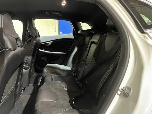 Volvo v40 2.0 d3 business sport 150pk 2017, pr-110-k - afbeelding 33 van  49