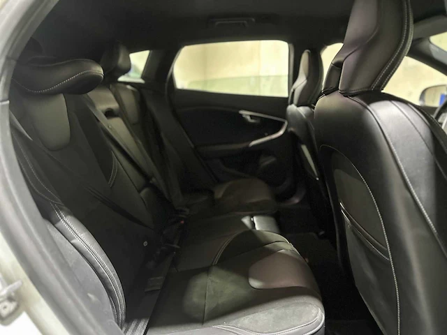 Volvo v40 2.0 d3 business sport 150pk 2017, pr-110-k - afbeelding 38 van  49