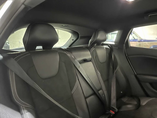 Volvo v40 2.0 d3 business sport 150pk 2017, pr-110-k - afbeelding 39 van  49