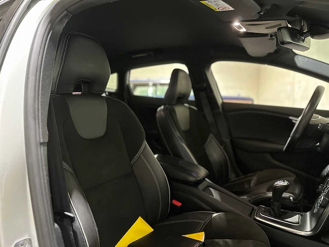 Volvo v40 2.0 d3 business sport 150pk 2017, pr-110-k - afbeelding 40 van  49