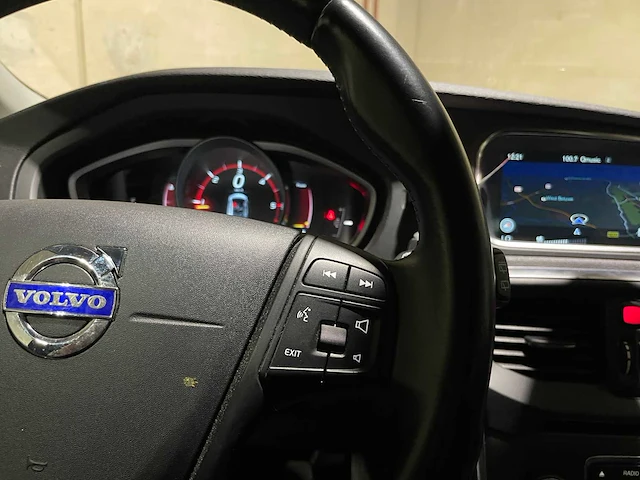 Volvo v40 2.0 d4 kinetic business 190pk 2014, 7-xzp-57 - afbeelding 15 van  39