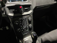 Volvo v40 2.0 d4 kinetic business 190pk 2014, 7-xzp-57 - afbeelding 19 van  39