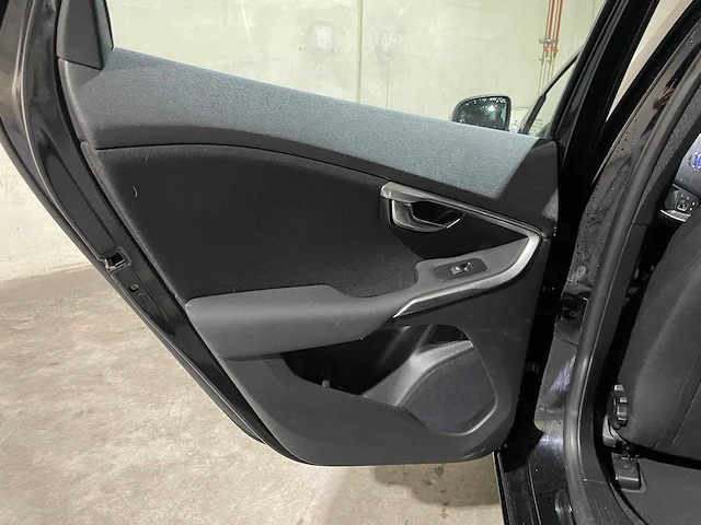 Volvo v40 2.0 d4 kinetic business 190pk 2014, 7-xzp-57 - afbeelding 25 van  39