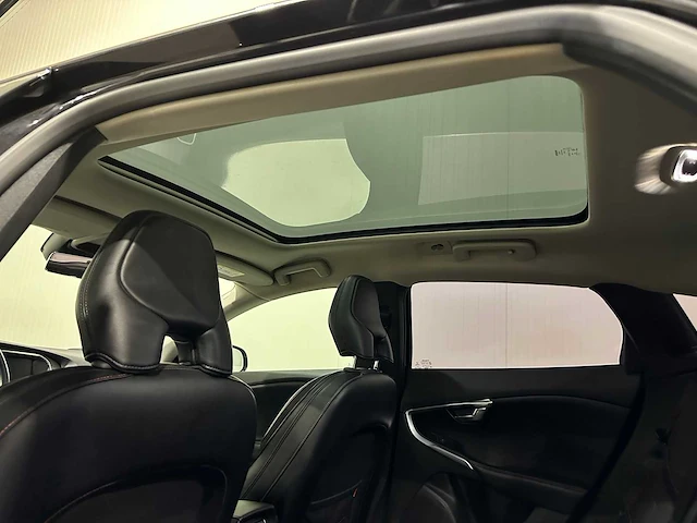 Volvo v40 2.0 d4 oc. race bns 149000km 1-zhj-26 - afbeelding 13 van  24