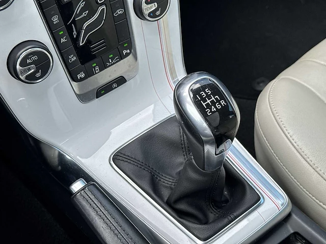 Volvo v40 2.0 d4 ocean race business 2014 | 7-xfg-11 - afbeelding 16 van  35