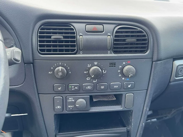 Volvo v40 2.0 dynamic navigator 2003 | 54-lx-js - afbeelding 6 van  20