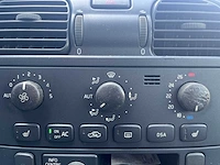 Volvo v40 2.0 dynamic navigator car 2003 | 54-lx-js - afbeelding 8 van  22