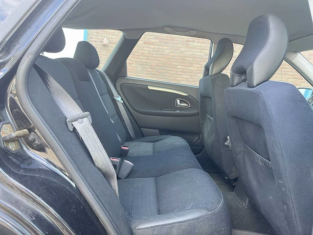 Volvo v40 2.0 dynamic navigator car 2003 | 54-lx-js - afbeelding 11 van  22
