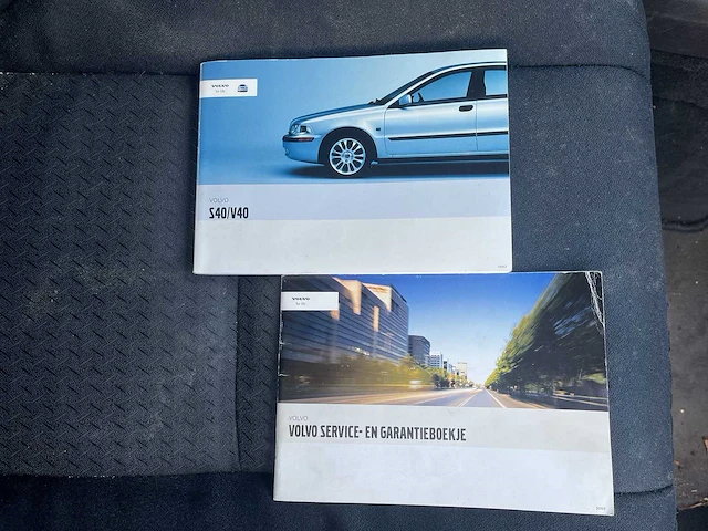 Volvo v40 2.0 dynamic navigator car 2003 | 54-lx-js - afbeelding 14 van  22