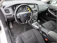 Volvo v40 2.0 t2 2016 navigatiesysteem parkeersensoren climate control cruise control 16"inch - afbeelding 2 van  32