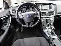 Volvo v40 2.0 t2 2016 navigatiesysteem parkeersensoren climate control cruise control 16"inch - afbeelding 7 van  32