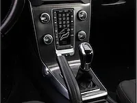 Volvo v40 2.0 t2 2016 navigatiesysteem parkeersensoren climate control cruise control 16"inch - afbeelding 11 van  32