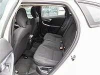 Volvo v40 2.0 t2 2016 navigatiesysteem parkeersensoren climate control cruise control 16"inch - afbeelding 18 van  32