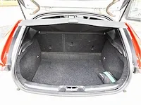 Volvo v40 2.0 t2 2016 navigatiesysteem parkeersensoren climate control cruise control 16"inch - afbeelding 19 van  32