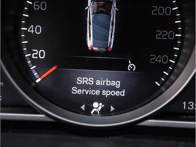 Volvo v40 2.0 t2 2016 navigatiesysteem parkeersensoren climate control cruise control 16"inch - afbeelding 21 van  32