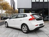 Volvo v40 2.0 t2 2016 navigatiesysteem parkeersensoren climate control cruise control 16"inch - afbeelding 23 van  32