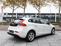 Volvo v40 2.0 t2 2016 navigatiesysteem parkeersensoren climate control cruise control 16"inch - afbeelding 28 van  32