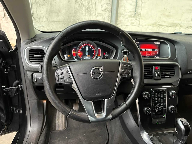 Volvo v40 2.0 t2 nordic+ 122pk 2017, pt-562-s - afbeelding 10 van  41