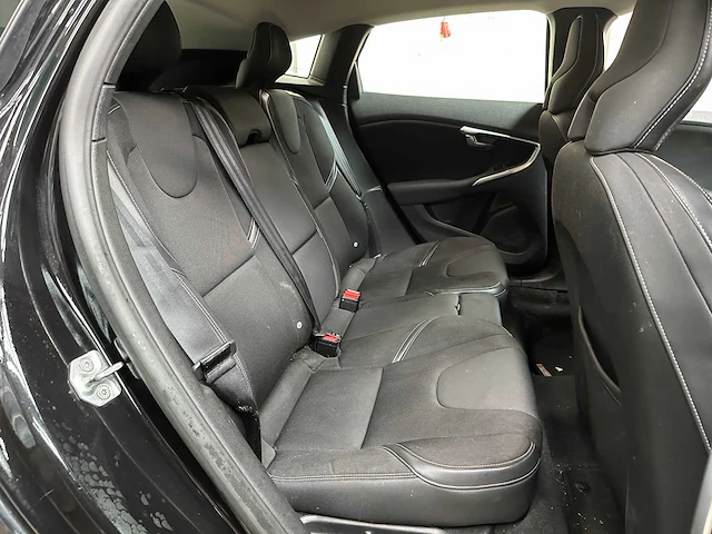 Volvo v40 2.0 t2 nordic+ 122pk 2017, pt-562-s - afbeelding 30 van  41