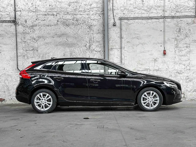 Volvo v40 2.0 t2 nordic+ 122pk 2017, pt-562-s - afbeelding 39 van  41