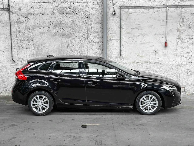 Volvo v40 2.0 t2 nordic+ 122pk 2017, pt-562-s - afbeelding 40 van  41