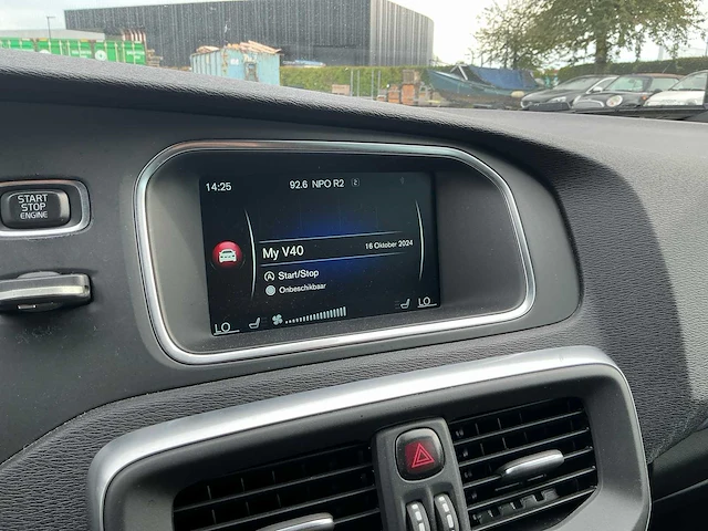 Volvo v40 personenauto (ht-249-g) - afbeelding 2 van  35