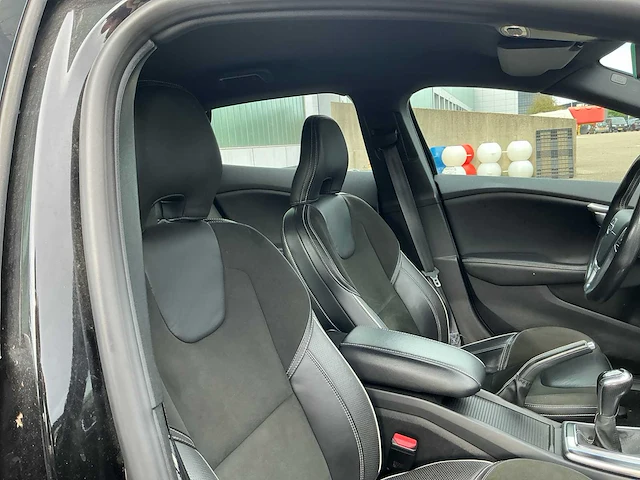 Volvo v40 personenauto (ht-249-g) - afbeelding 9 van  35