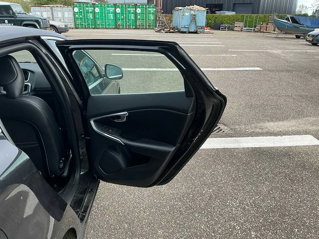 Volvo v40 personenauto (ht-249-g) - afbeelding 10 van  35