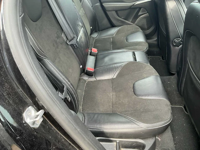 Volvo v40 personenauto (ht-249-g) - afbeelding 11 van  35